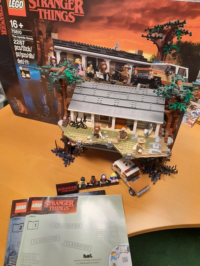 LEGO Stranger Things - The Upside Down 75810