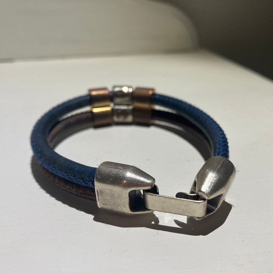 Armband läder och metall