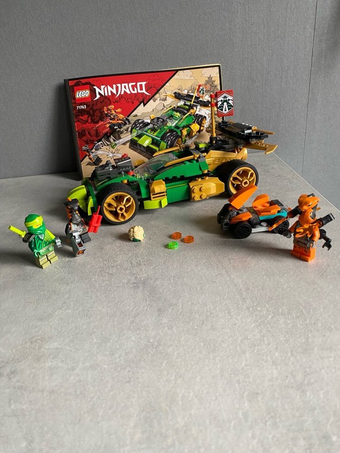 Lego Ninjago 71763 - Lloyds racerbil