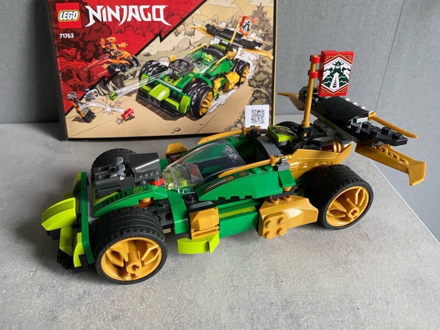 Lego Ninjago 71763 - Lloyds racerbil