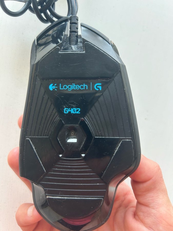 Logitech G402