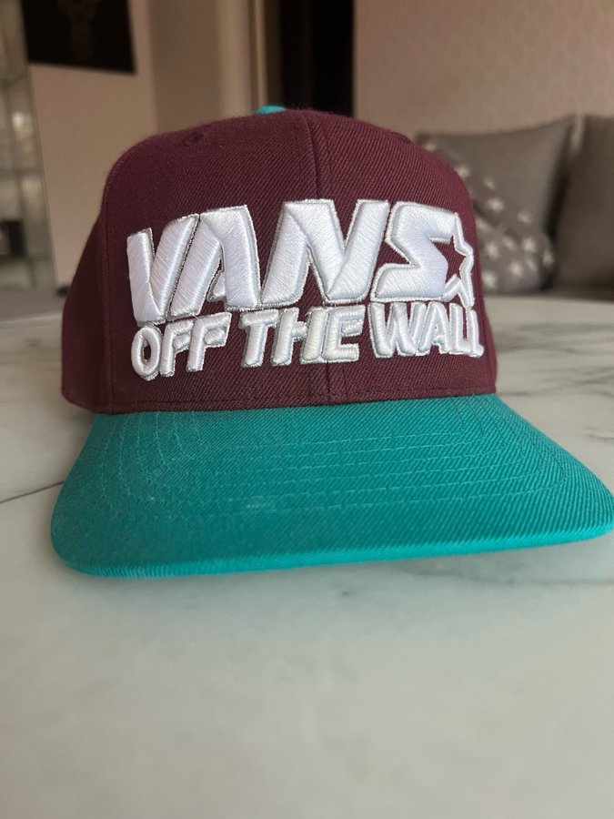 Vans dope och Neff keps storlek ONE SIZE FITS ALL