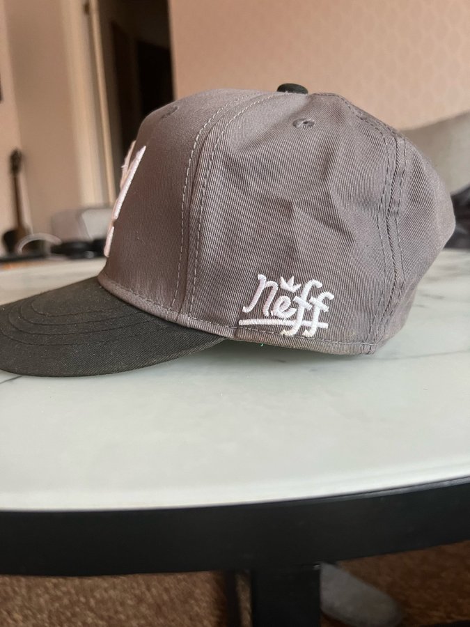 Vans dope och Neff keps storlek ONE SIZE FITS ALL