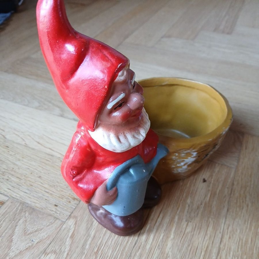 Hessiner? Äldre Tomte kruka retro