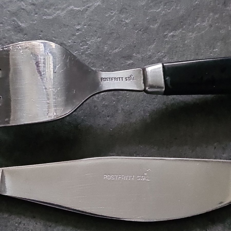 Bestick 5+5 st, med svarta bakelit handtag.Gaffel 18 cm.Kniv 19.5 cm.