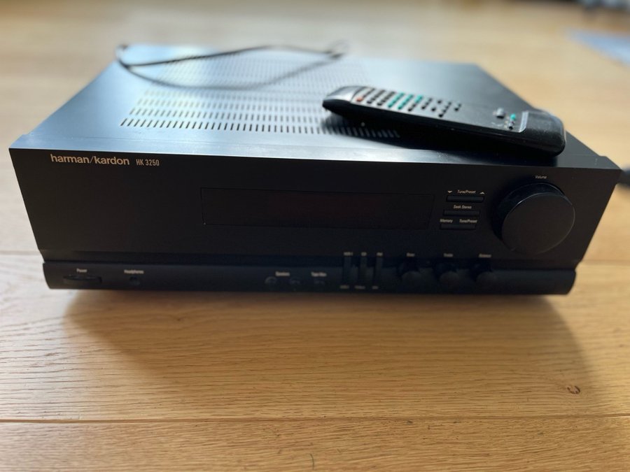 Harman Kardon HK 3250 Receiver