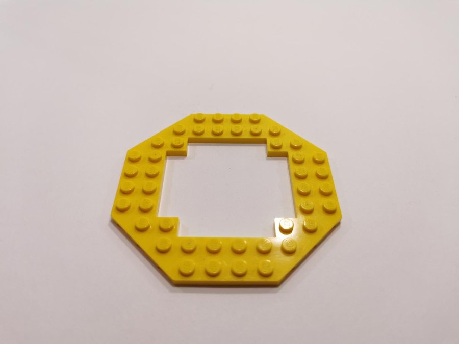 Lego - plate - 10x10 - octagonal - part 6063 - gul