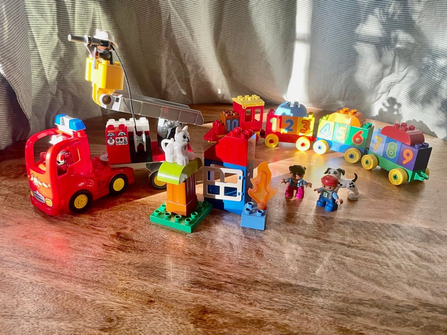 Lego Duplo Brandbil Tåg och Hus