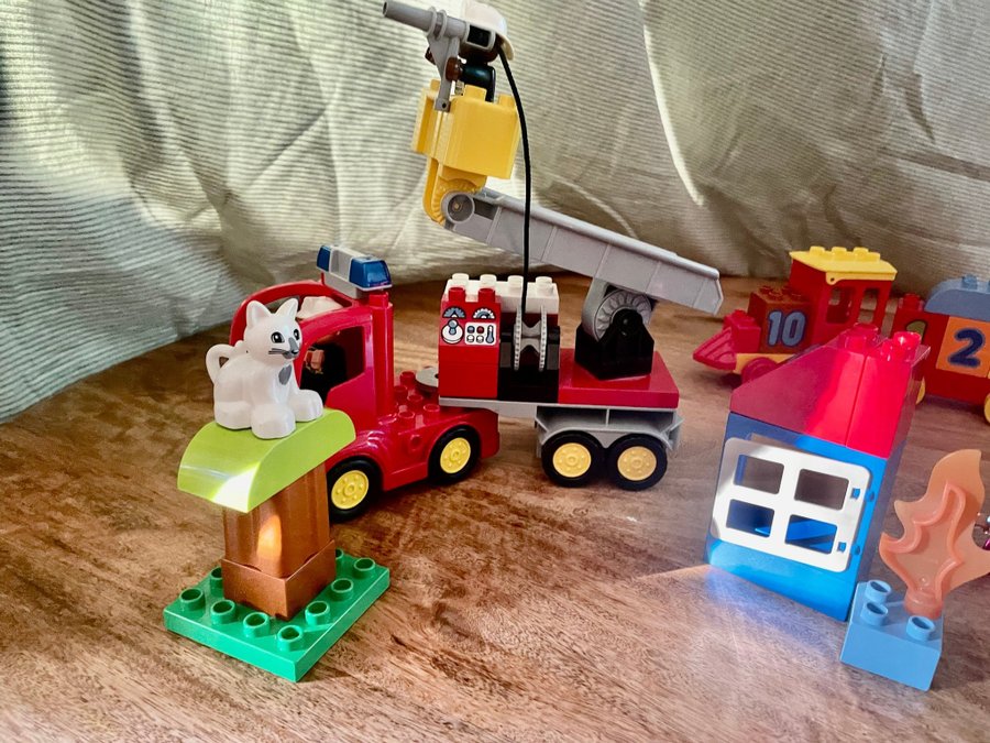 Lego Duplo Brandbil Tåg och Hus