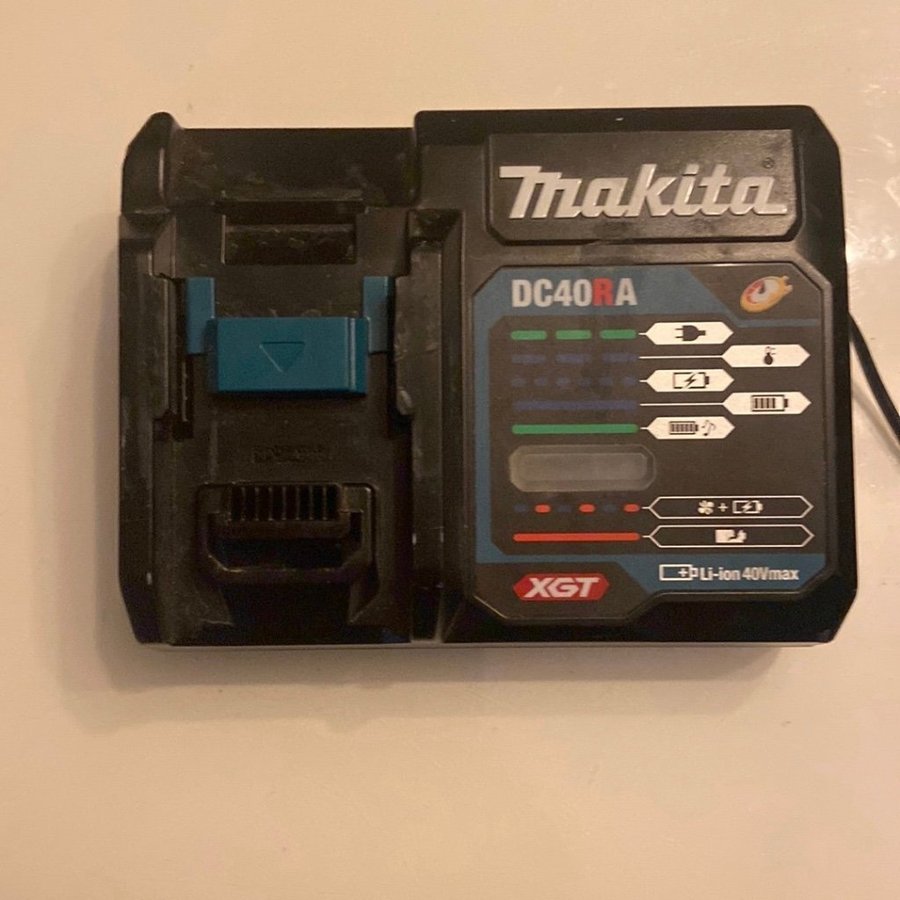 Makita DC40RA Laddare 40v