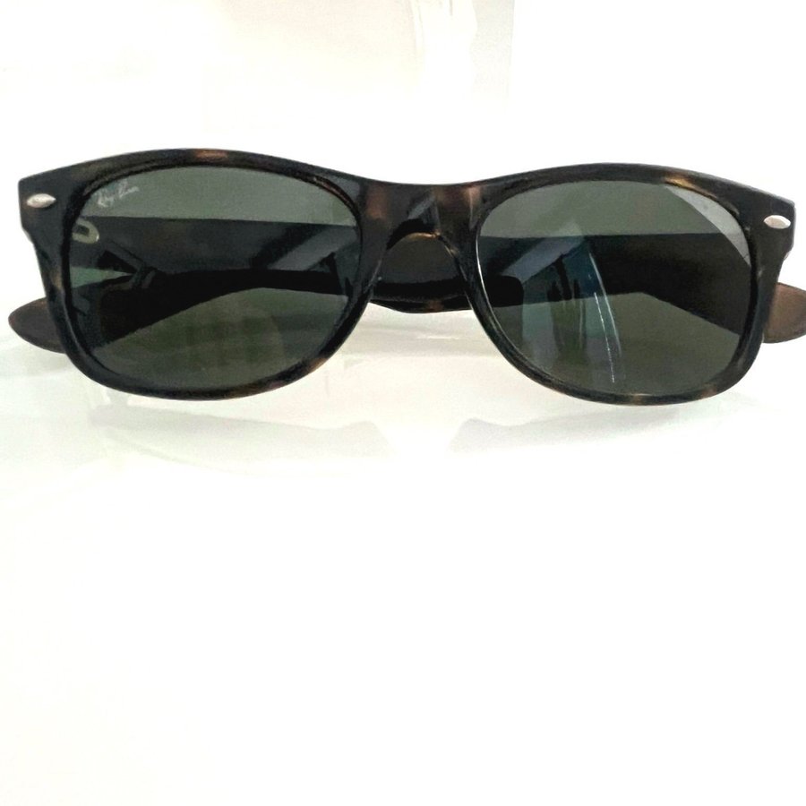 New Wayfarer Classic RB2132, med original skydd