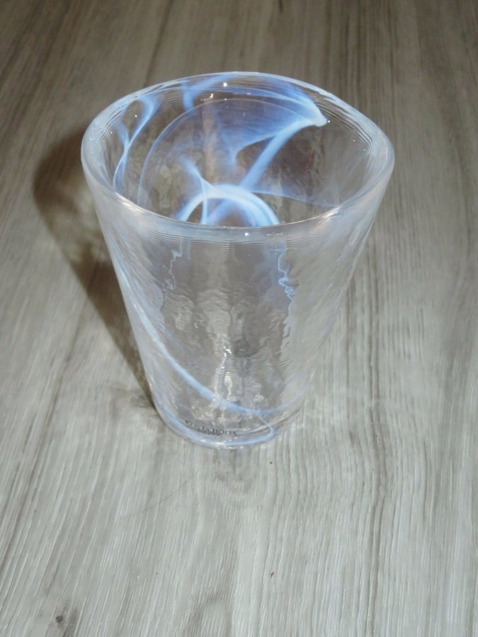 Kosta Boda Mine Tumbler 1 glas vitt etikett Ulrika Hydman-Vallien mkt fint skick