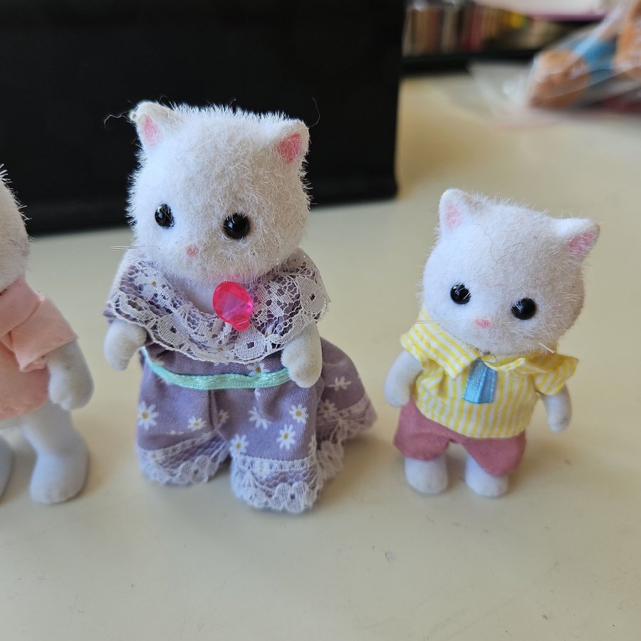 Sylvanian Families - Vit kattfamilj