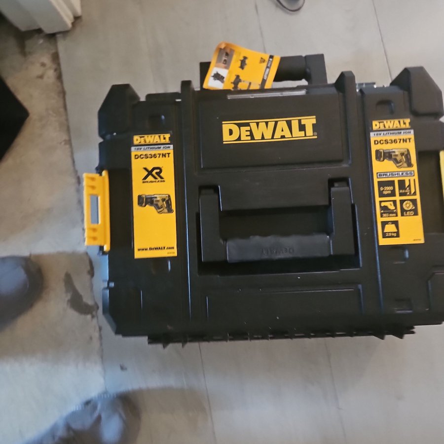 DEWALT DCS367NT Reciprocating Saw