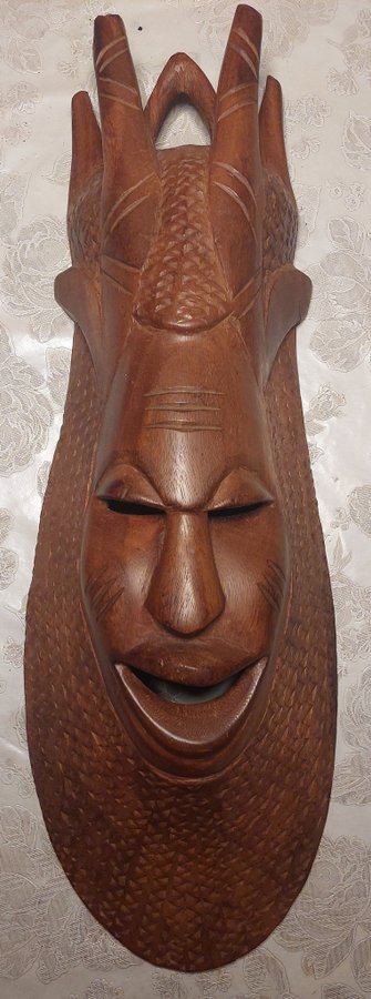 Afrikansk trämask