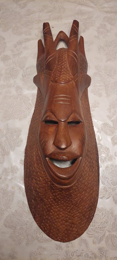 Afrikansk trämask