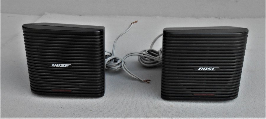 2 ST HÖGTALARE BOSE ACOUSTIMASS 3 SPEAKER SYSTEM