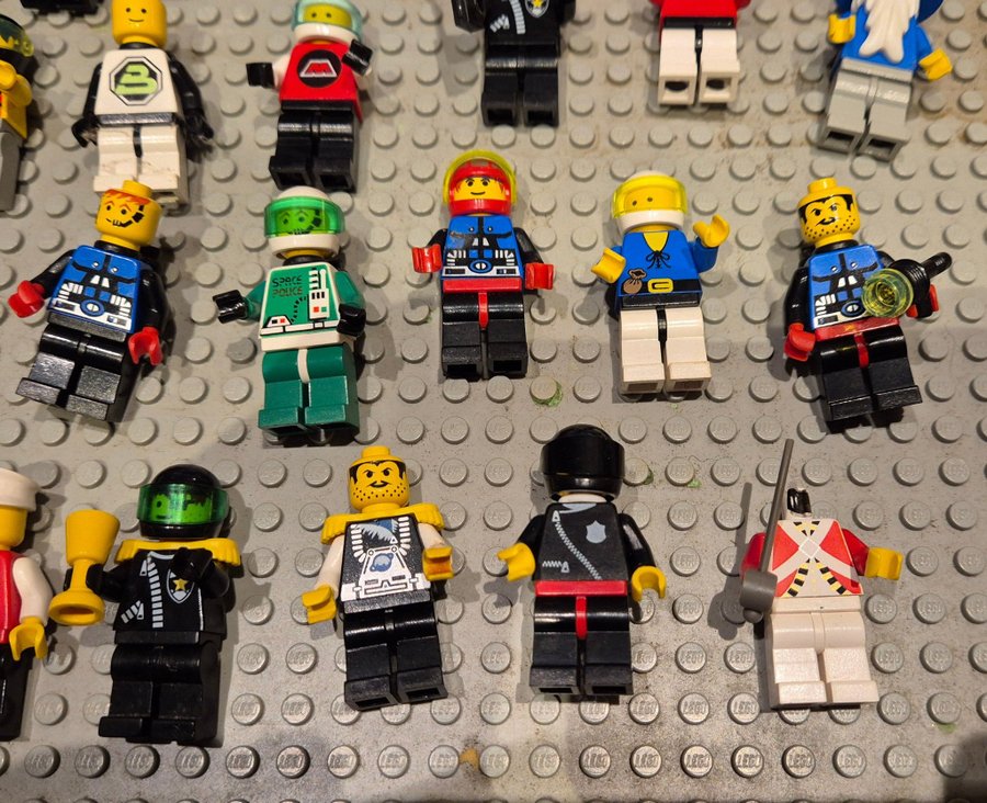 Lego Minifigurer - Klassiska figurer från 80- och 90-talet