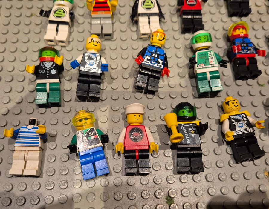 Lego Minifigurer - Klassiska figurer från 80- och 90-talet