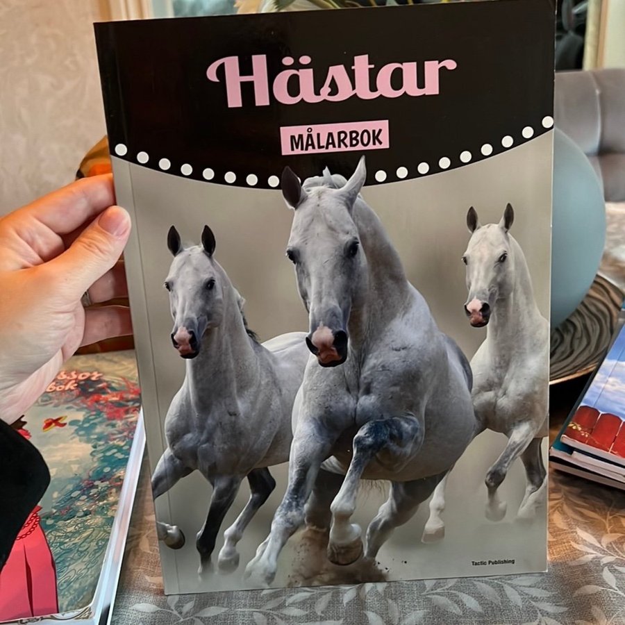 Målarbok med hästar