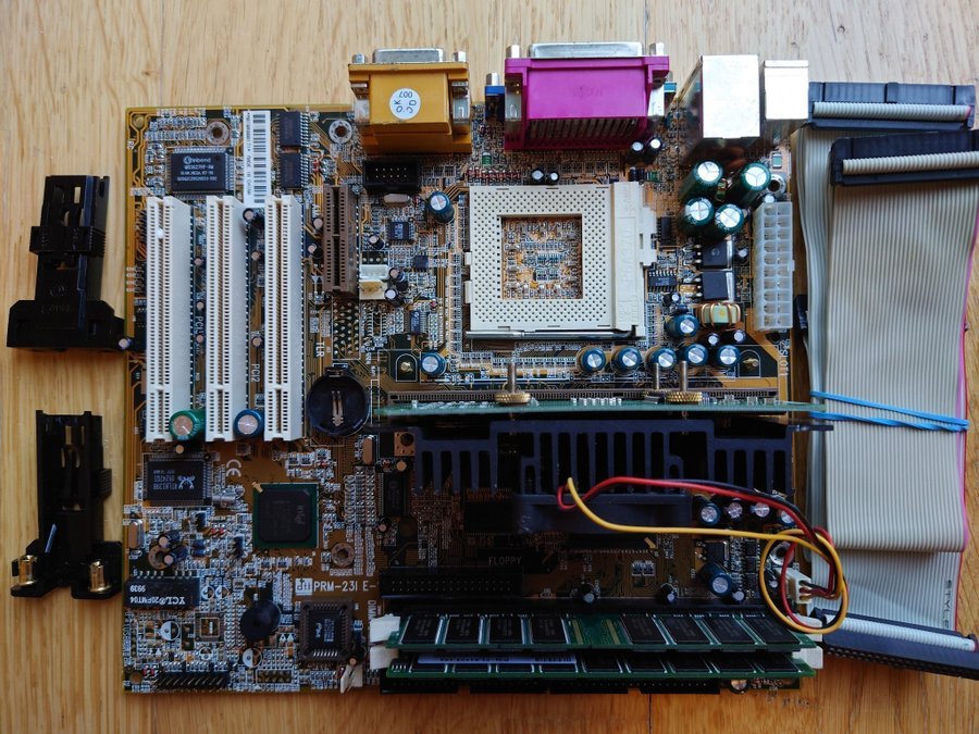 2000 PRM-23I E1, slot + socket 370 (video RAM), Pentium III @450 MHz, 384MB RAM