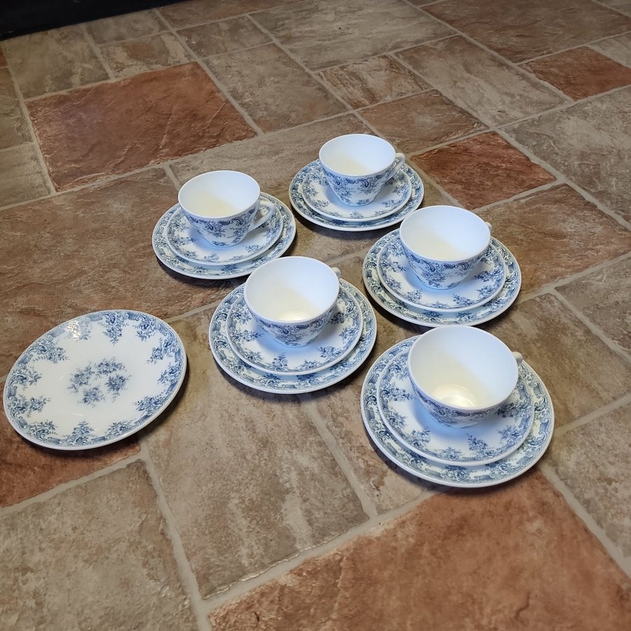 5 st Te Set Rivanel France royal cups with saucers