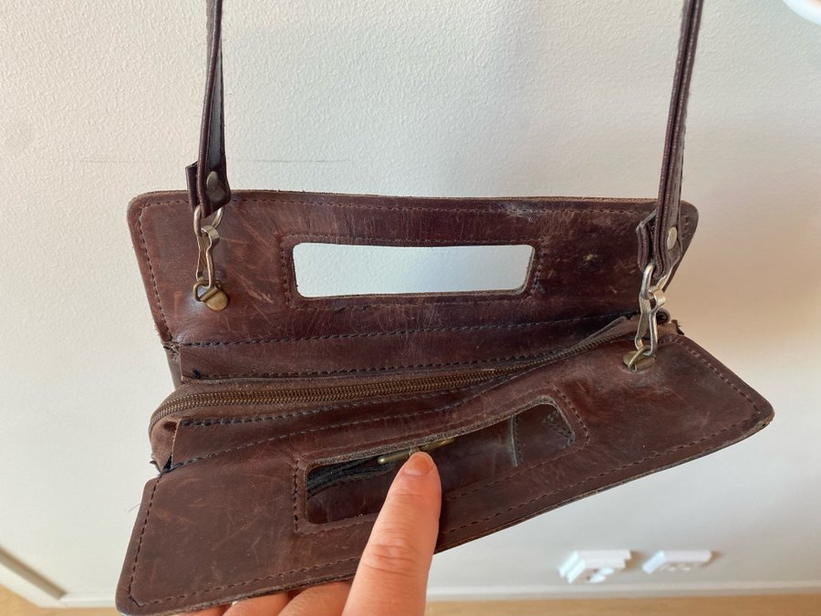 Vintage finsk 70-tals design väska i skinn, axelremsväska / clutch handväska