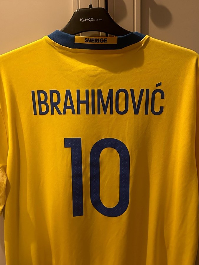 Zlatan Ibrahimovic landslagströja storlek M