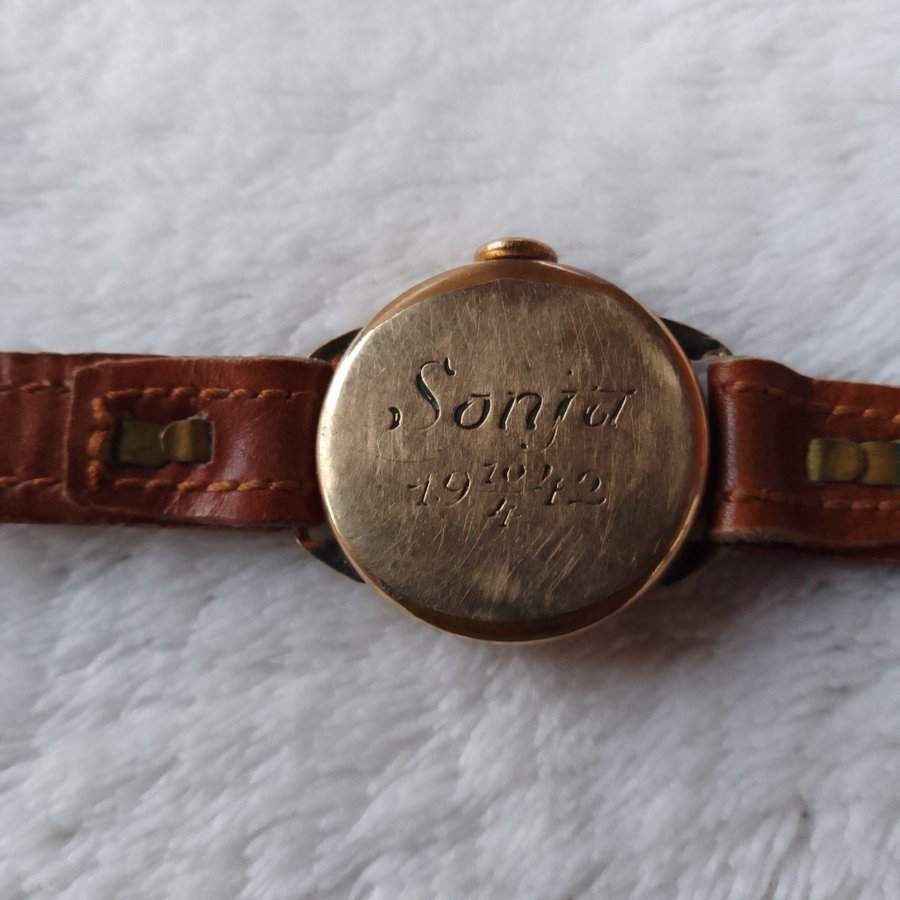 Två vintage armbandsur - Mido Multifort  Bore