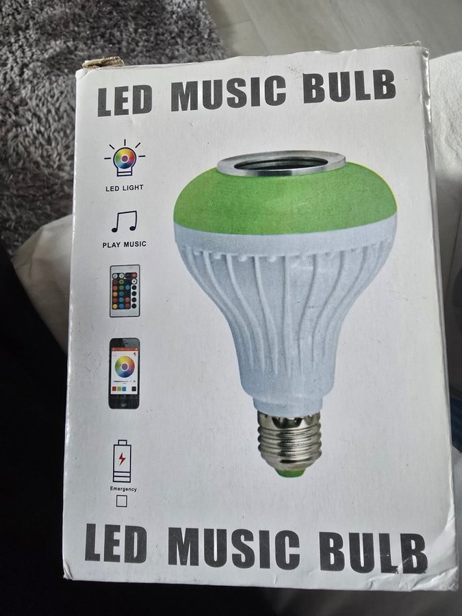 LED-lampa med Bluetooth-högtalare