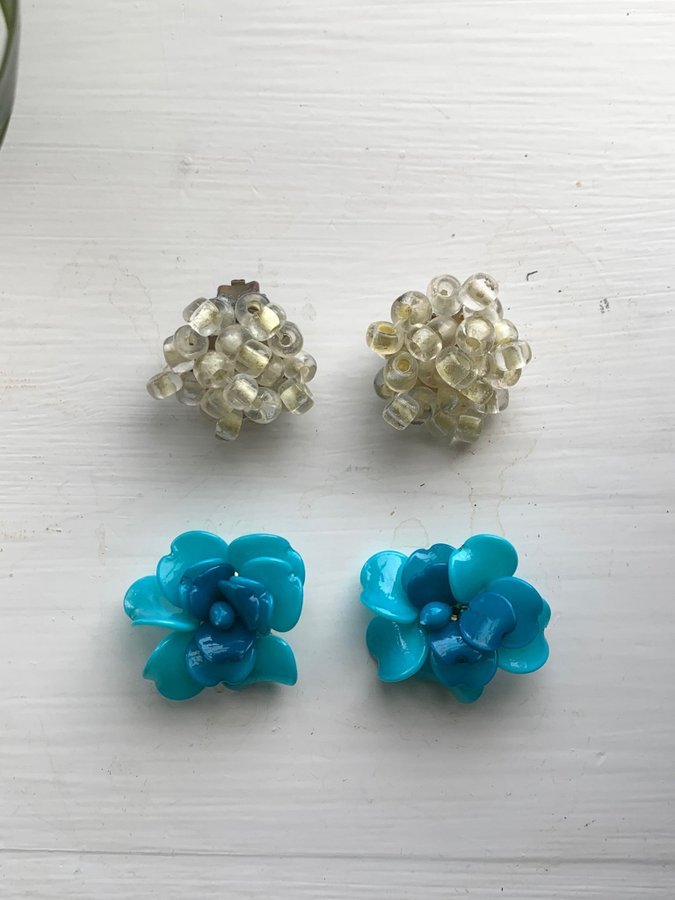 Två Retro Clips-Örhängen - Vintage Clip-ons blommor