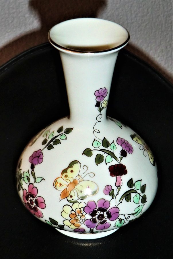 Zsolnay - Underbar , Högkvalitets Hand -Painted , Handmade Porcelain Vas