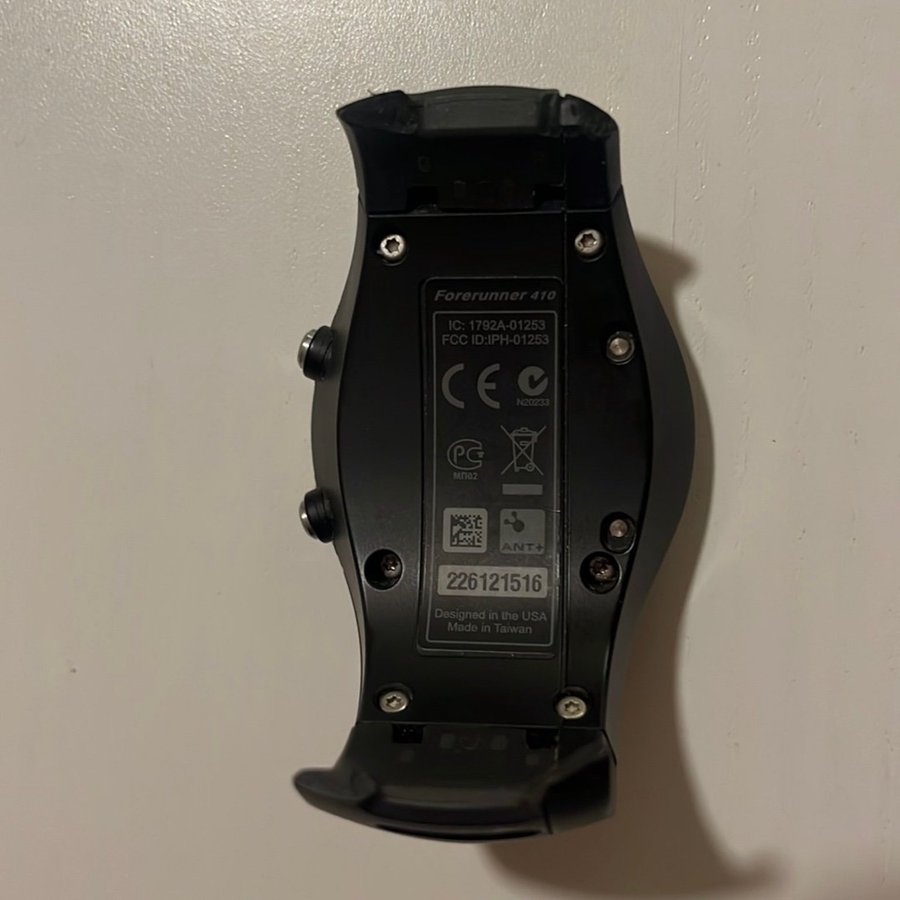 Garmin Forerunner 410 med trasigt armband