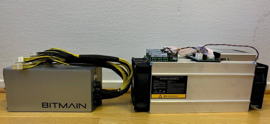 Antminer S9i 14TH/s med PSU.