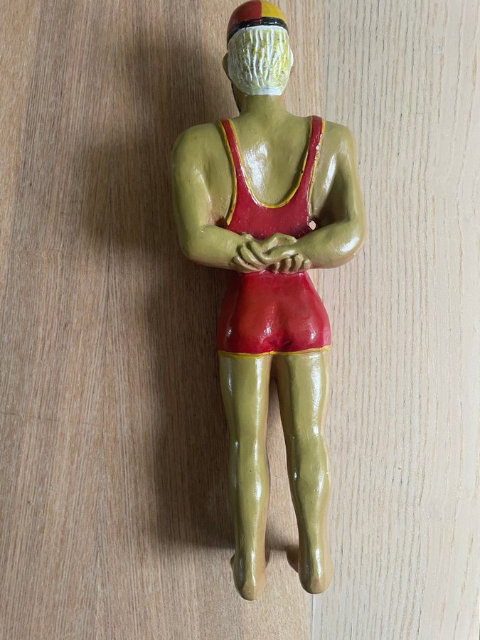 Livräddare träfigur