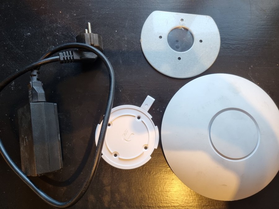 Ubiquiti UniFi AP-AC-LR (Säljer 4 stycken detta är 4 / 4)