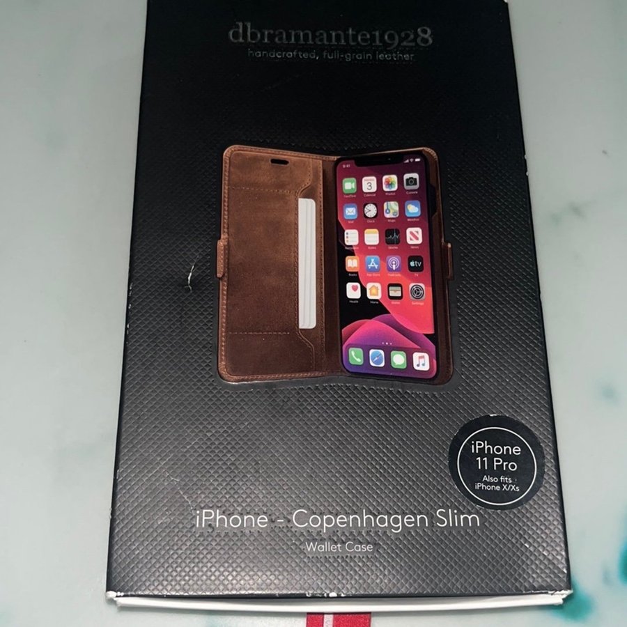 dbramante1928 iPhone 11 Pro Copenhagen Slim Wallet Case