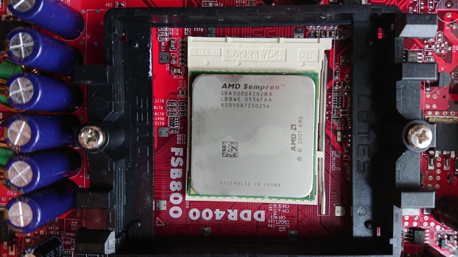 PCCHIPS M870, Socket 754 +AMD Sempron 3000+, 1 GB RAM , cooler ,plate