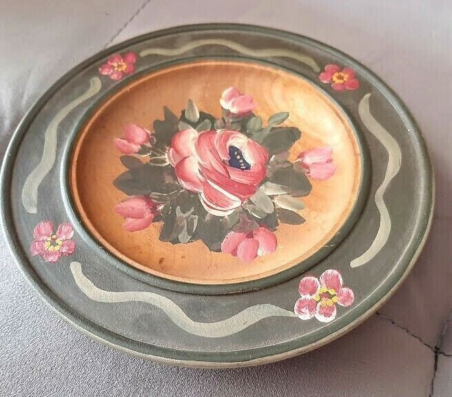 Vintage wooden hanging plate hand painted