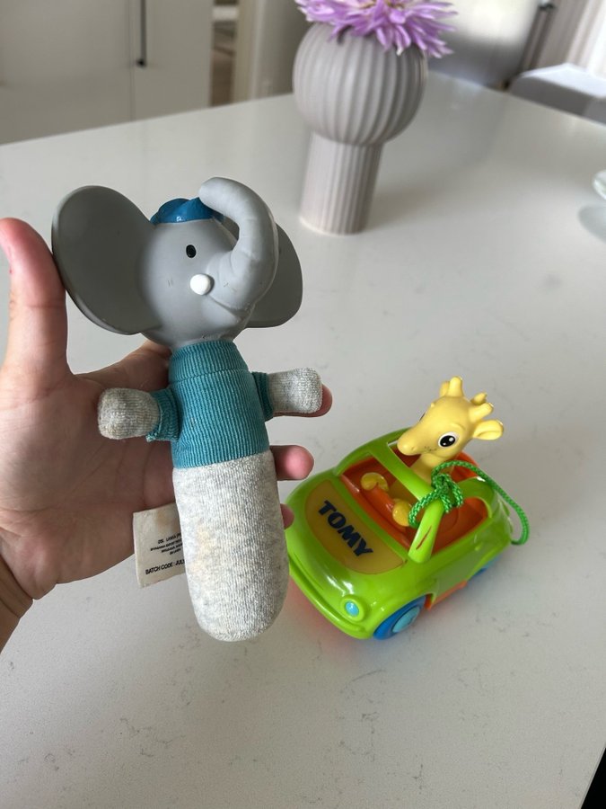 Leksaker för barn / elefant och giraff