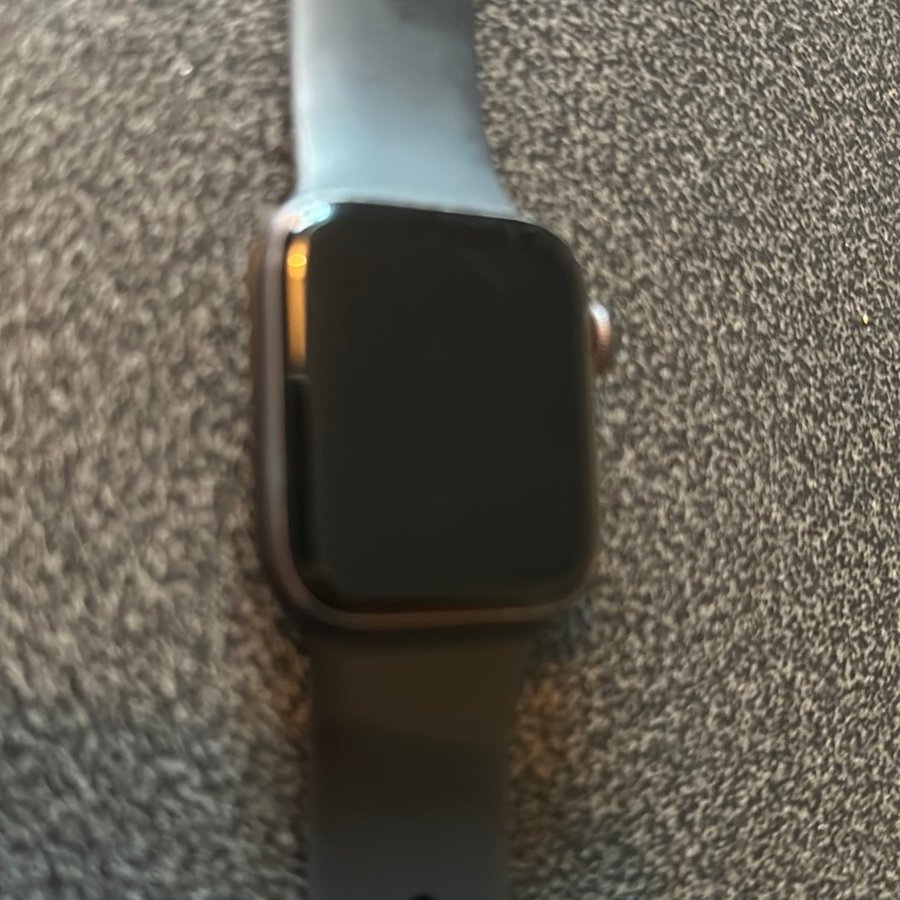 Apple Watch Series SE 40mm Svart