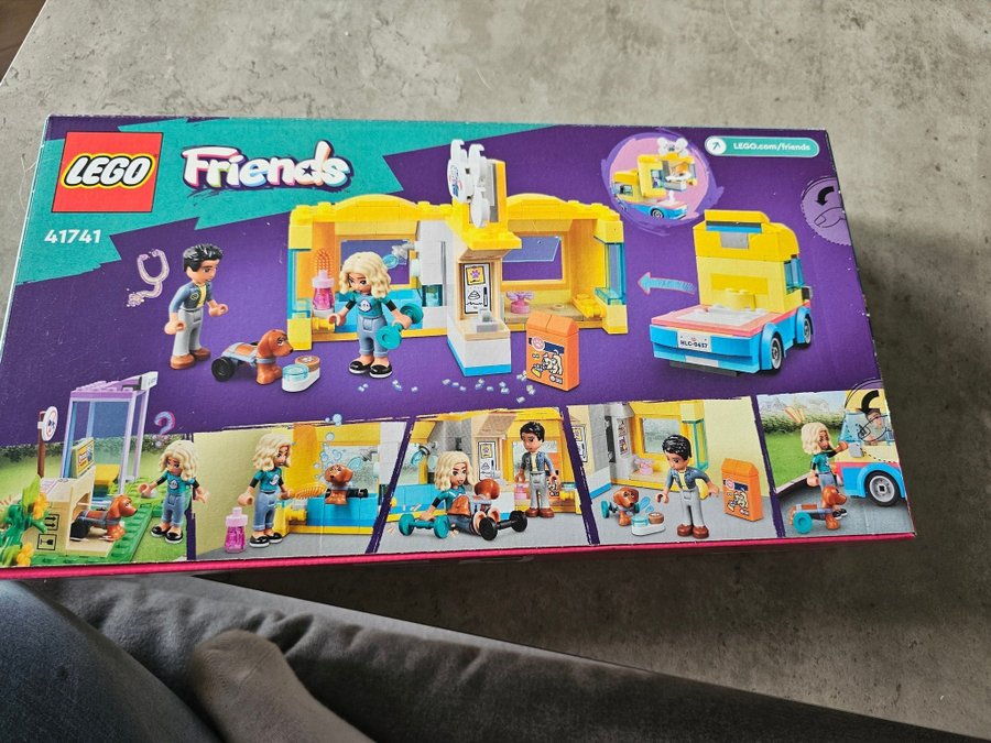 LEGO Friends 41741 - Djurambulans