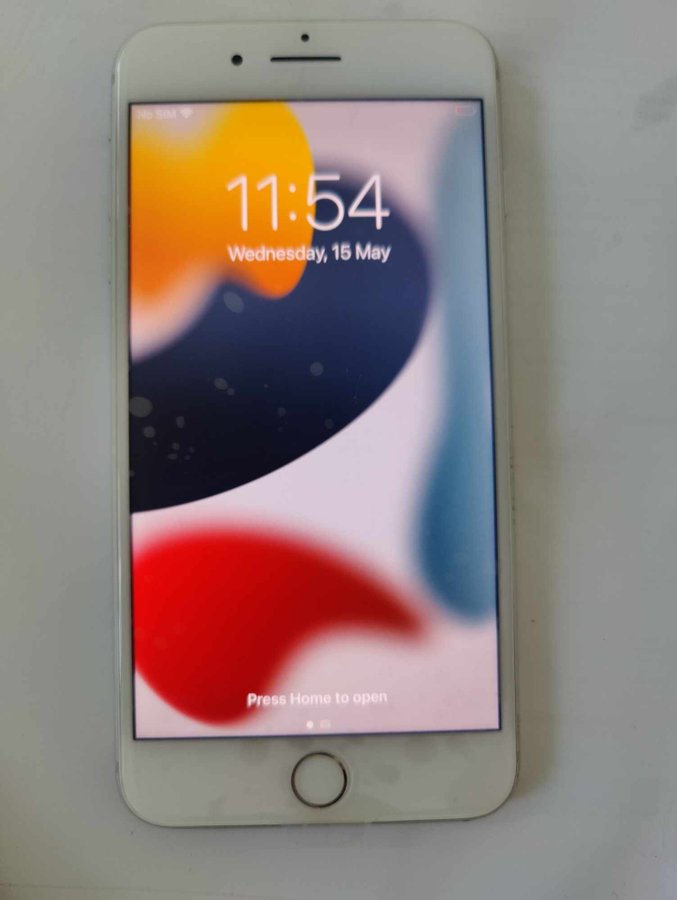 Apple iPhone 8 plus 64GB 76% helt ny skärm