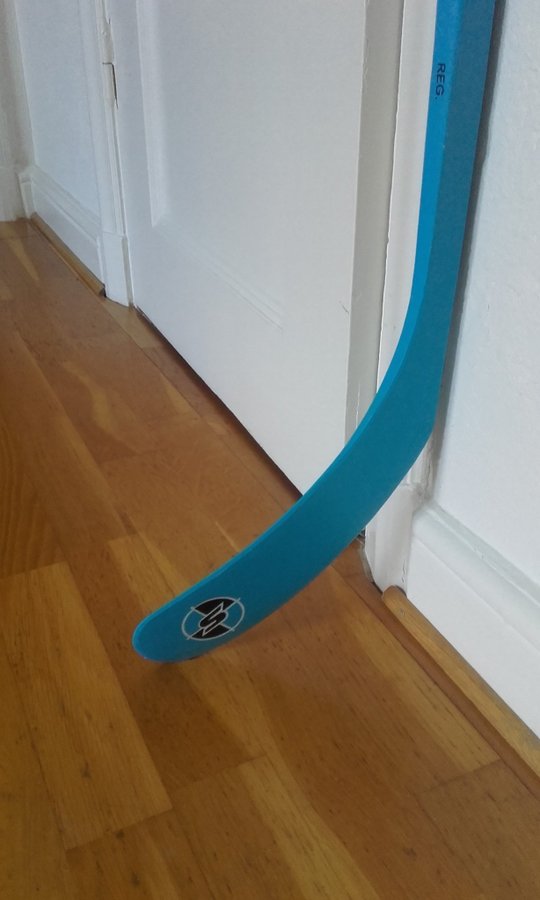 Salming ishockeyklubba 1500 Graphite H-Stiff, senior 172 cm, I MYCKET BRA SKICK!