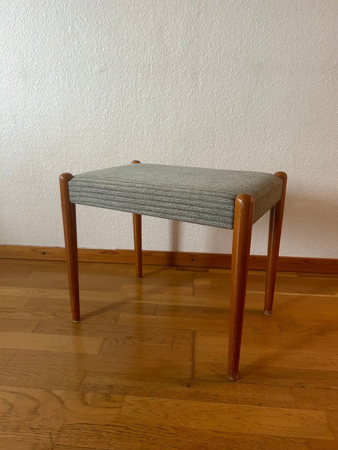 Taburett, pall i teak och ullsits, 60tal, retro