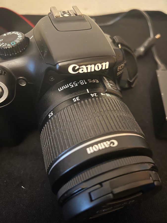 Canon EOS 1100D + Canon EFS 18- 55 mm