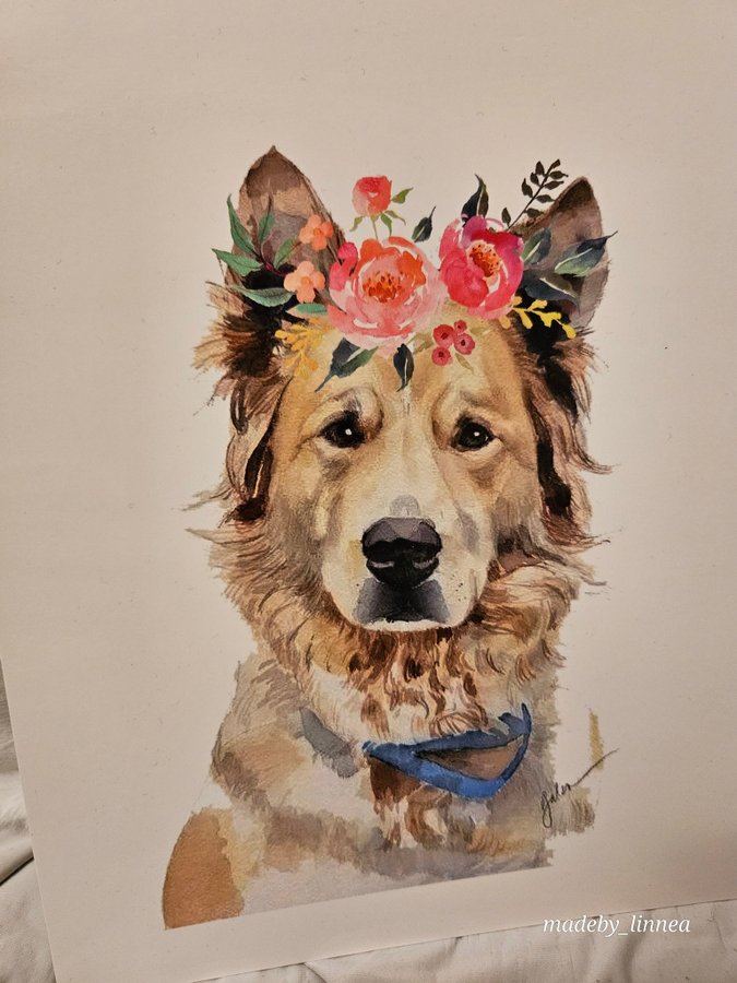 Vattenfärgsmålning av hund med blomsterkrans