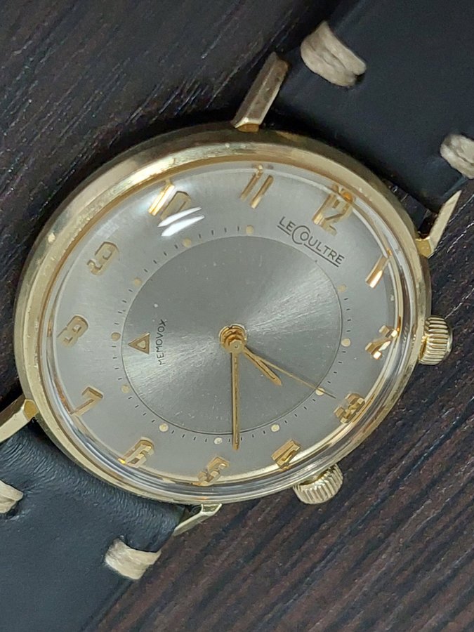 Jaeger LeCoultre Memovox alarm  14k solid gold 1 year warranty