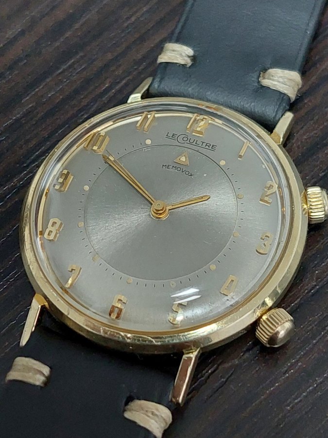 Jaeger LeCoultre Memovox alarm  14k solid gold 1 year warranty