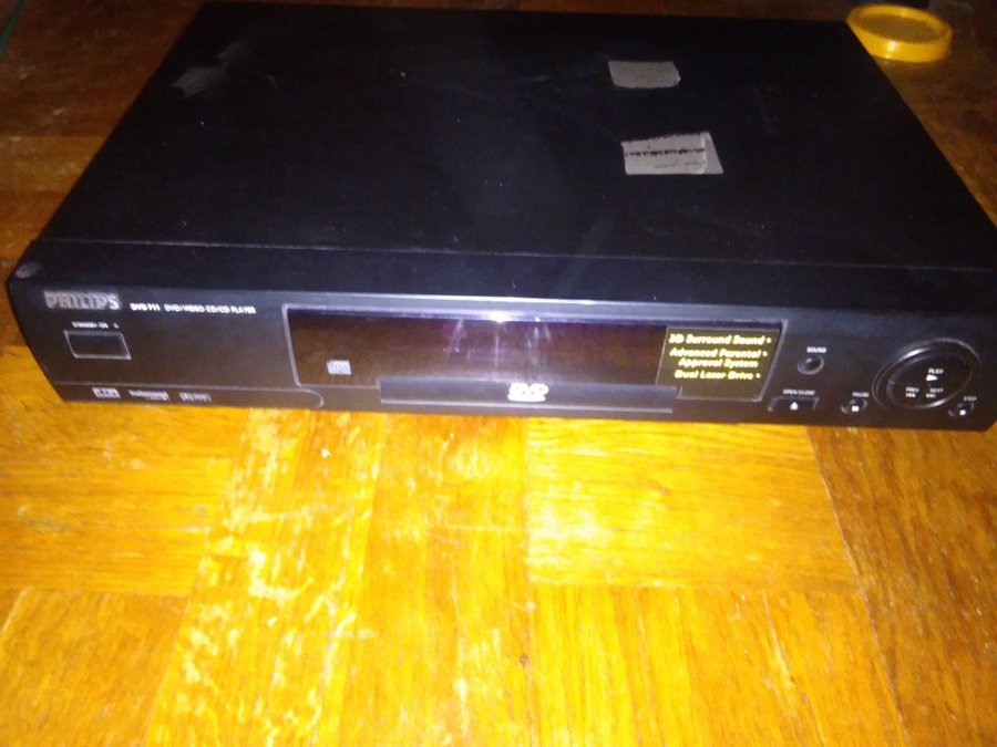 Philips Model NO: DVD711 /002 (fungerande)(Reservdelar?)(Samlarobjekt?)